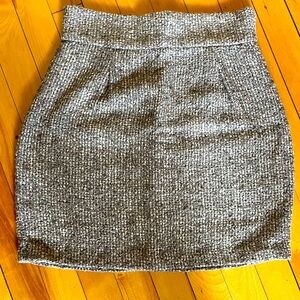 BB Dakota, size 6, tweed mini skirt